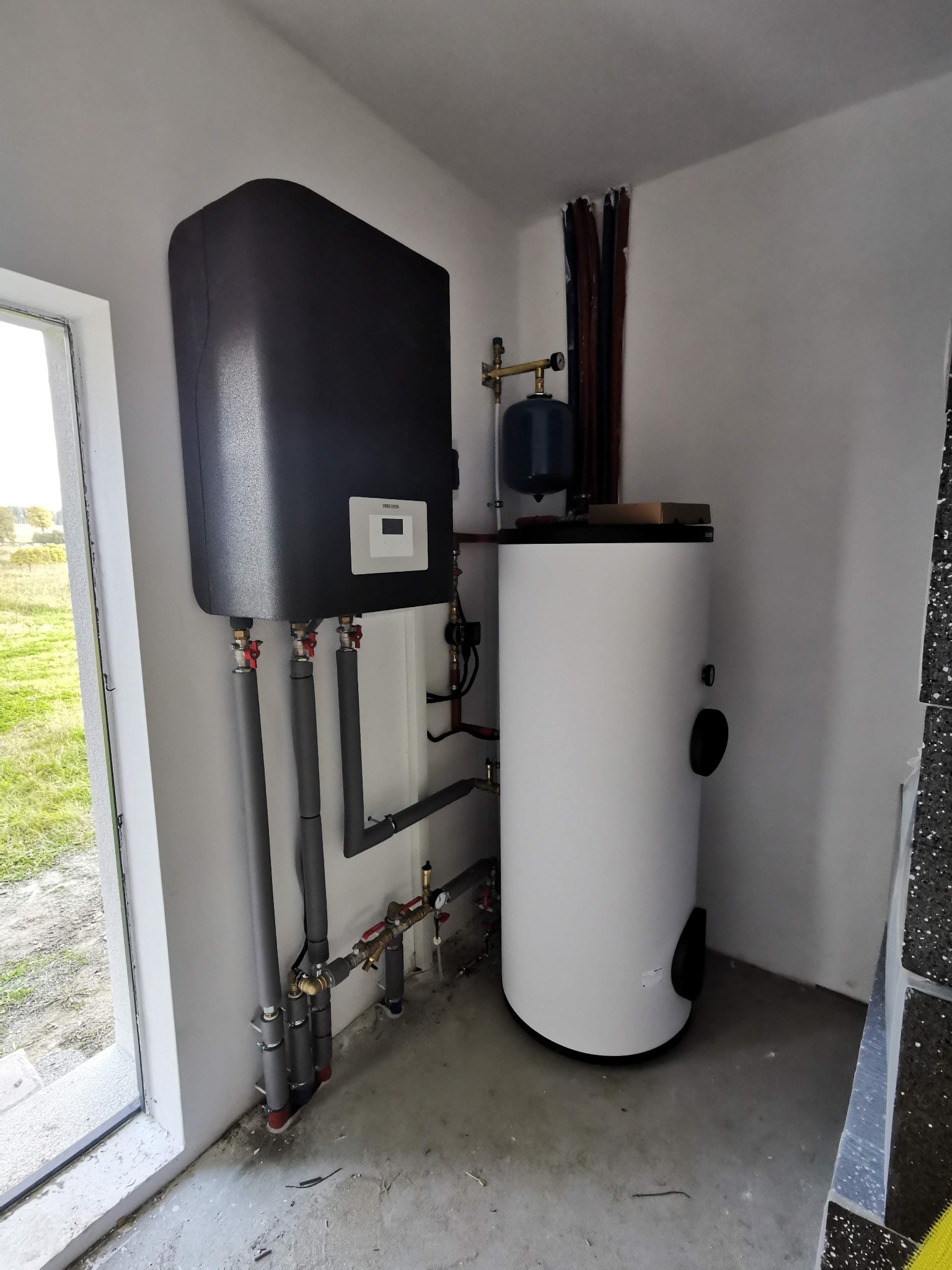 Instalacja pompy ciepła Stiebel Eltron HPA-O 8 CS plus Flex Set