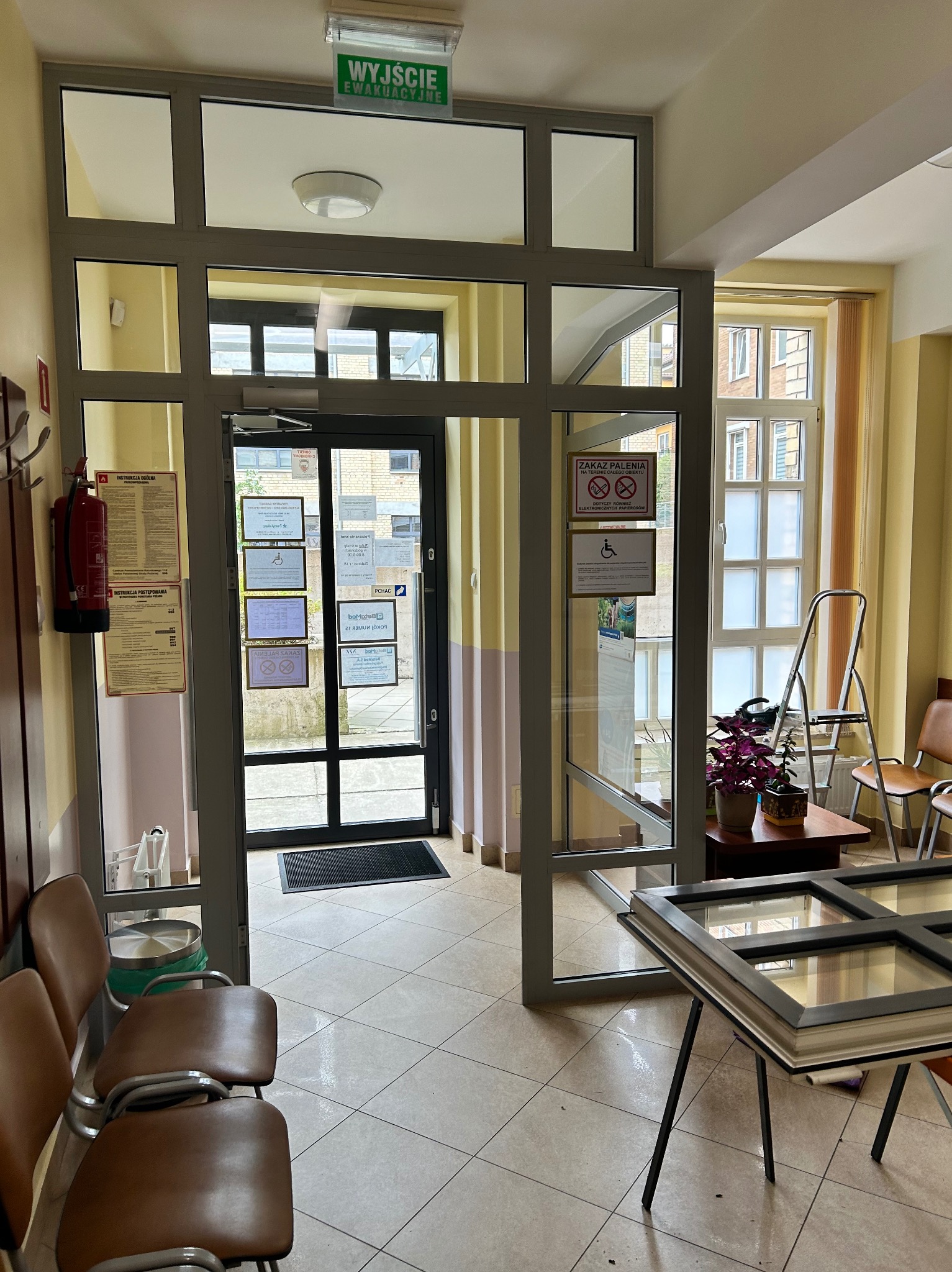 Wymiana uszczelki wyekstruadowanej profil Brugman. Przychodnia Bialystok