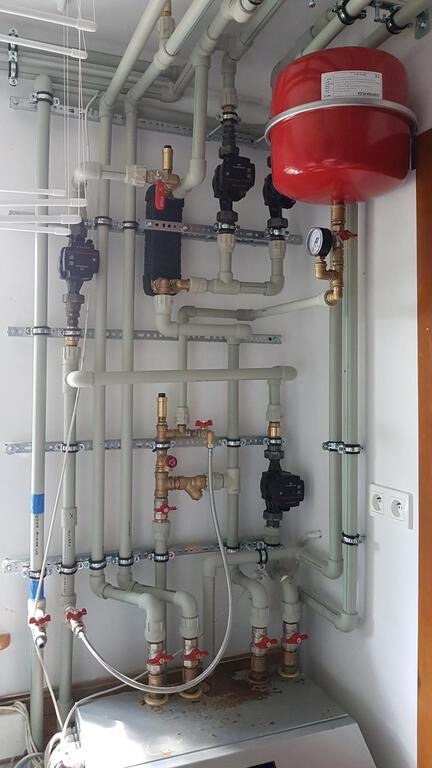 kotłownia - rurki idealnie równo