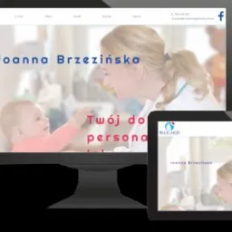 Responsywny projekt strony internetowej Blue-Med wyświetlany na monitorze, tablecie i smartfonie, z widocznym logo i danymi kontaktowymi w nagłówku.