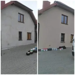 Zdjęcie typu 'przed i po' przedstawiające elewację domu: po lewej stronie szara, surowa ściana, po prawej świeżo pomalowana na beżowo. Na chodniku widoczne puszki z farbą i narzędzia.