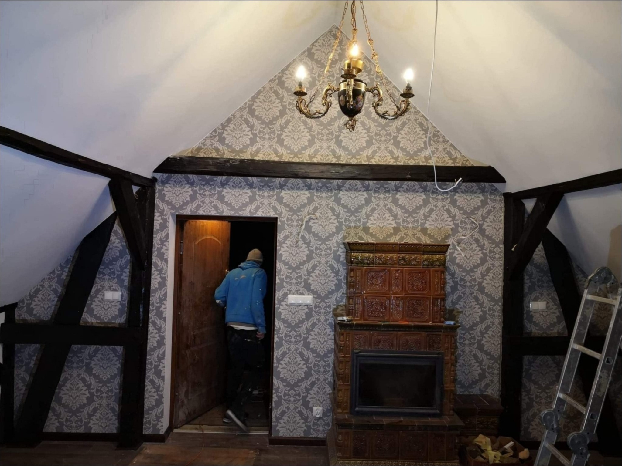 Tapetowanie, malowanie belki, scian, sucha zabudowa