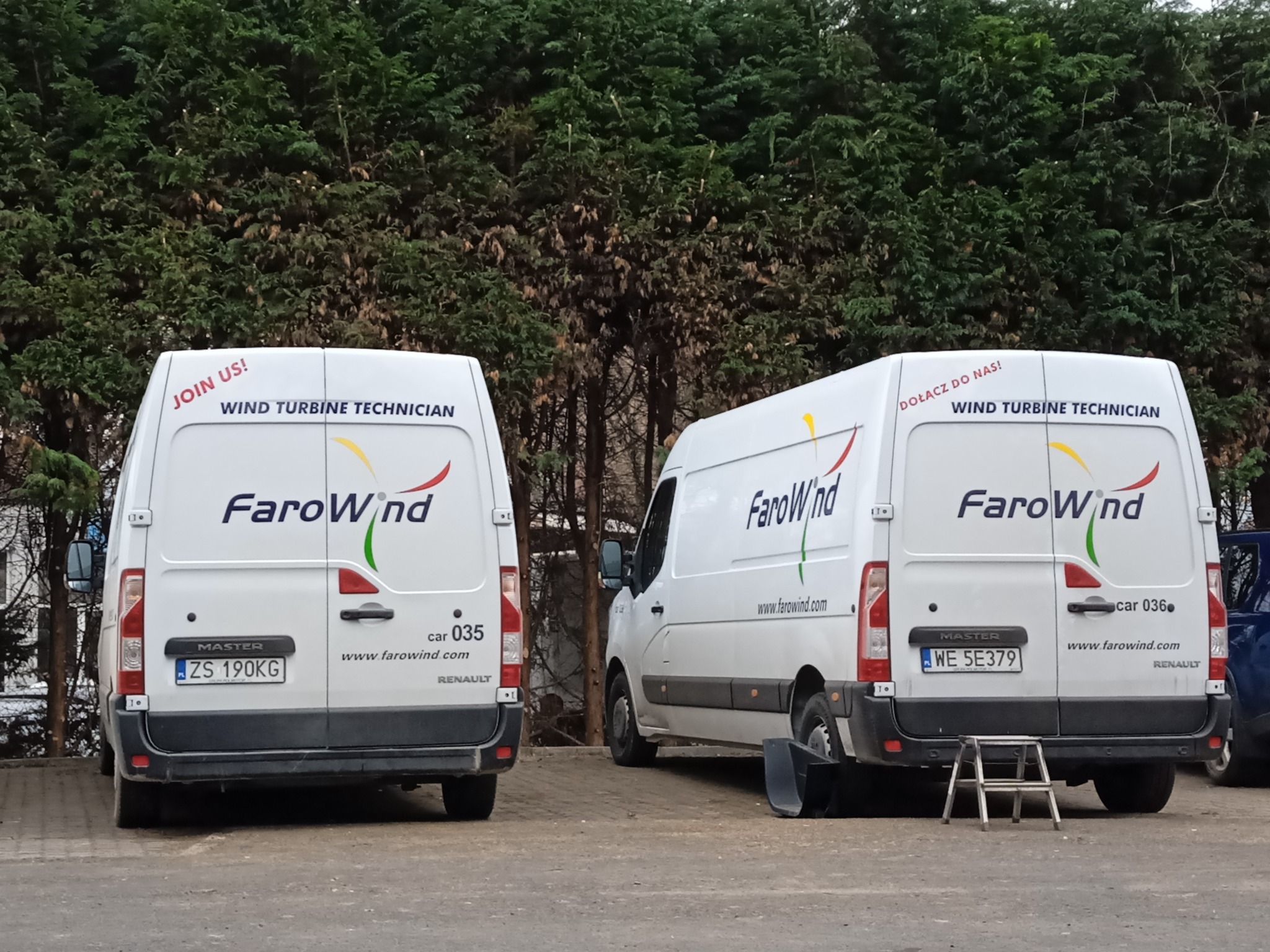 Wyklejanie samochodów. Praca wykonana na zlecenie firmy FaroWind