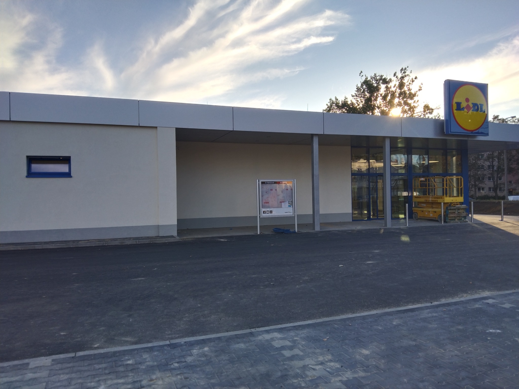 Wykonaliśmy w jesieni w roku 2021 elewację bezpośrednio dla sieci Lidl w Łodzi.