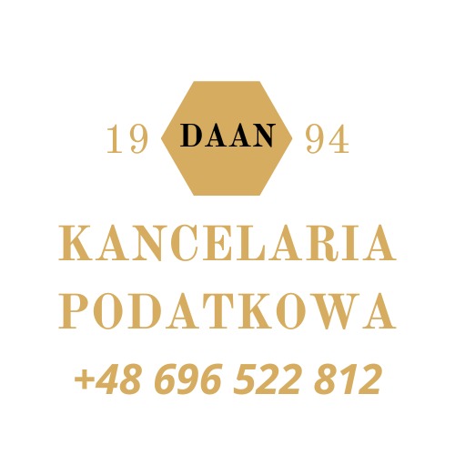 Logo firmy DAAN Kancelaria Podatkowa z numerem telefonu +48 696 522 812 na białym tle.