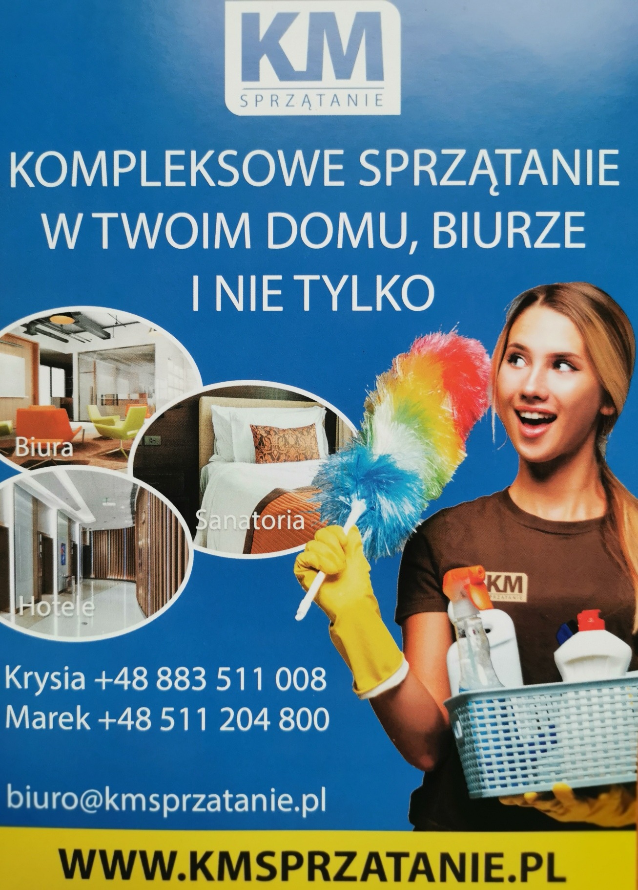 Reklama firmy sprzątającej: kobieta w rękawicach trzyma kolorowy zmiotek i koszyk ze środkami czystości, w tle zdjęcia biur, sanatoriów i hoteli.