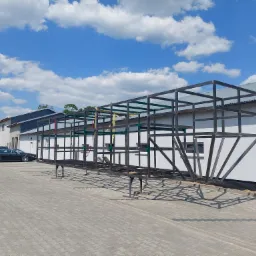 Konstrukcja stalowa złoża tarczowego wykorzystywanego w oczyszczaniu ścieków.