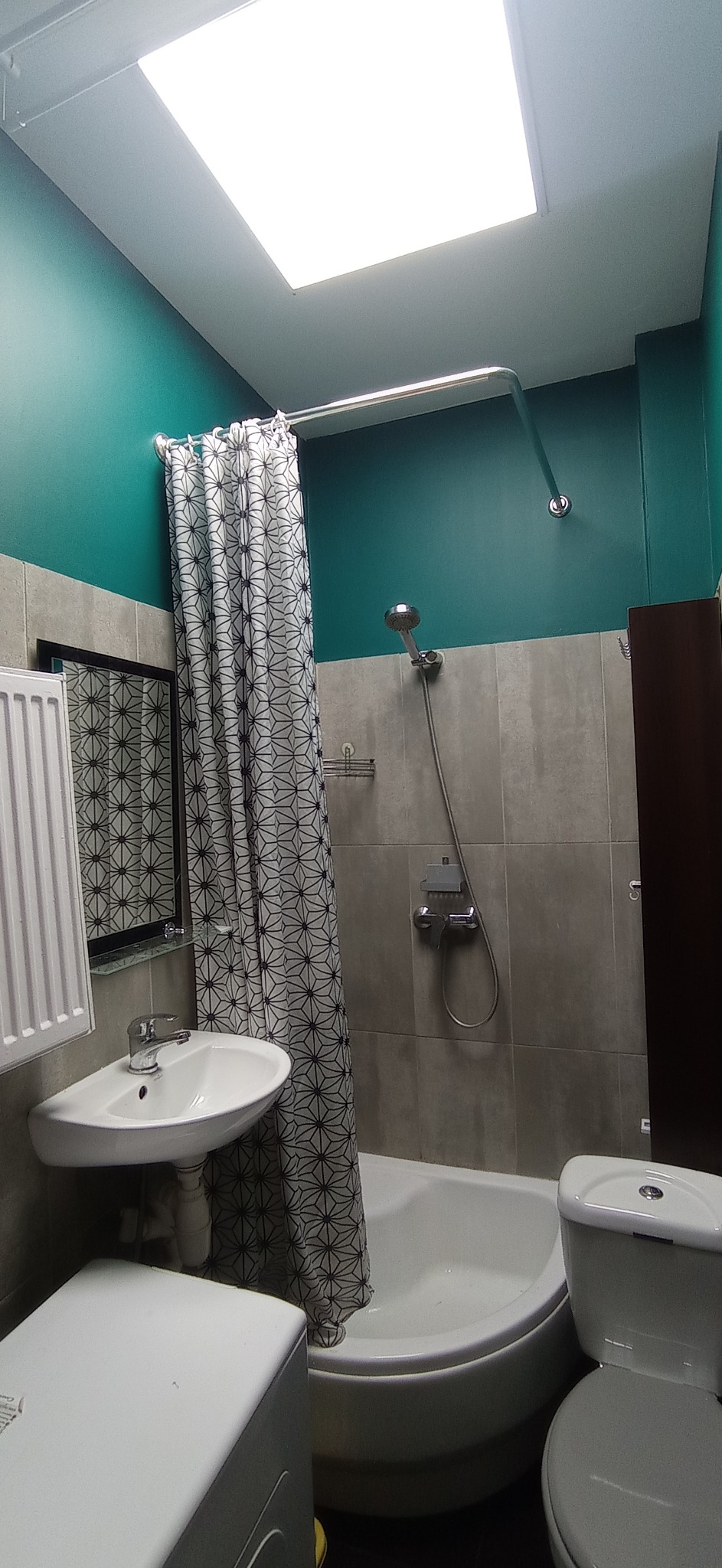 remont kapitalny bardzo małej łazienki ,kompleksowe wykończenie oraz montaże