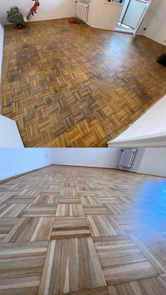 Porównanie parkietu przed i po renowacji: górna część zdjęcia ukazuje zniszczoną, ciemną podłogę z widocznym sprzętem do cyklinowania w rogu, dolna część prezentuje odnowiony, jasny parkiet...