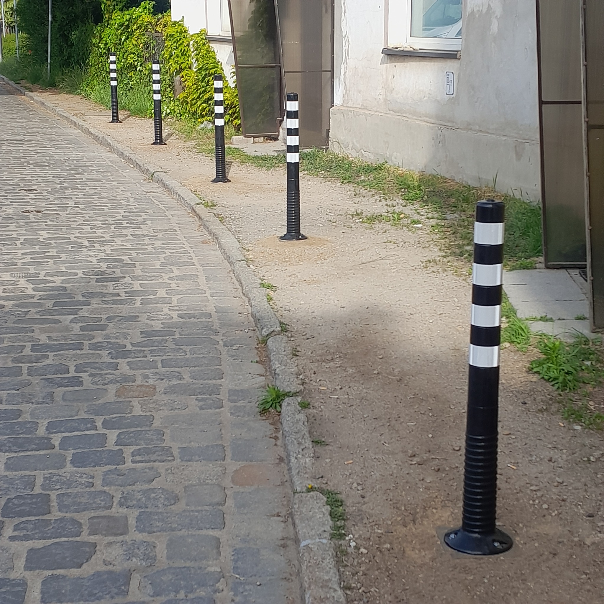 słupki drogowe elastyczne