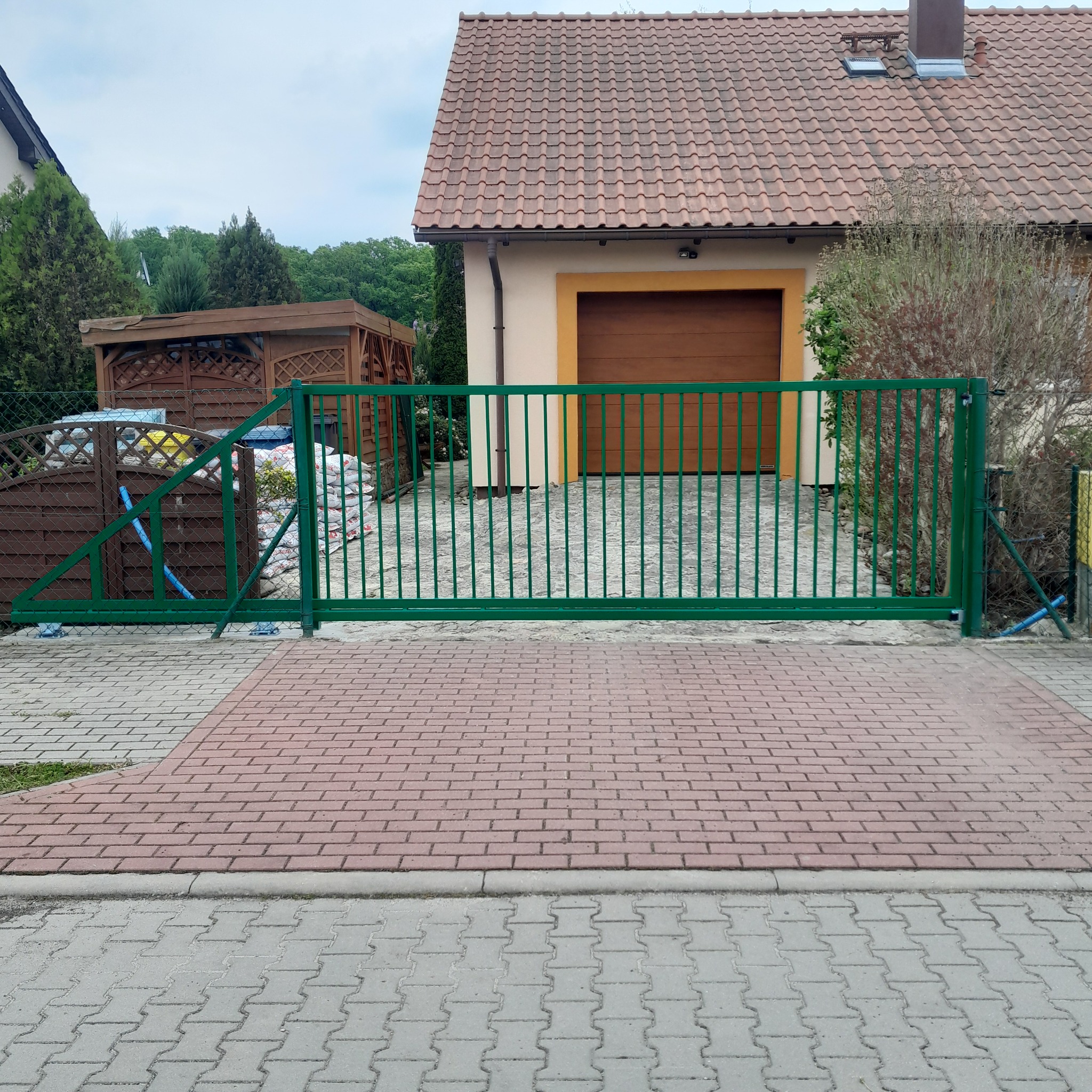 Brama przesuwna po wymianie bramy dwuskrzydłowej