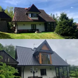 Porównanie dachu przed i po renowacji: stara, zniszczona blacha trapezowa kontra nowa, grafitowa blacha na rąbek stojący z drewnianą obróbką okna dachowego.