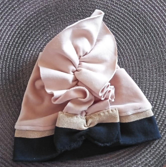 Czapka z weluru na ściągaczu :)