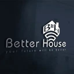 Logo firmy Better House na ciemnym tle z biurem w tle, hasło: Your future will be better.