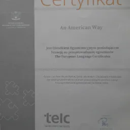 Skan certyfikatu językowego TELC wydanego przez Wyższą Szkołę Informatyki i Zarządzania w Rzeszowie, potwierdzający uprawnienia do przeprowadzania egzaminów językowych.