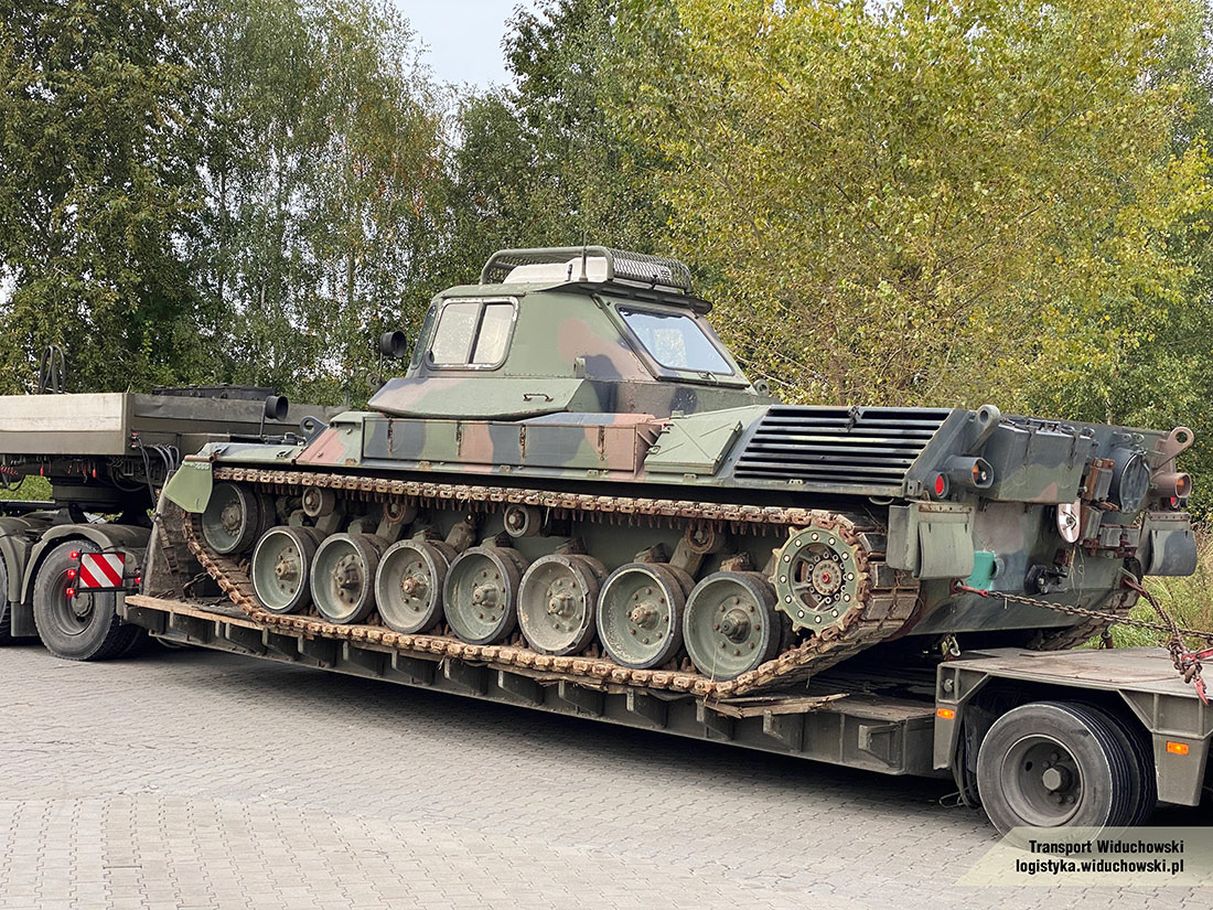 Przewóz pojazdów militarnych. Czołg szkolny Leopard 1A