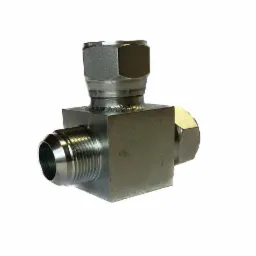 Metalowa złączka hydrauliczna w kształcie litery T, wykonana z obróbką CNC, widoczne ślady spawania.