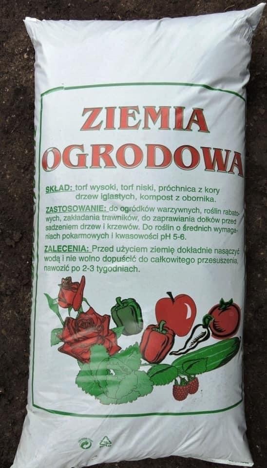 Worek z ziemią ogrodową, widoczny skład i zalecenia na etykiecie, ilustracje warzyw i owoców.