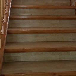 Renowacja i odświeżenie schodów. 