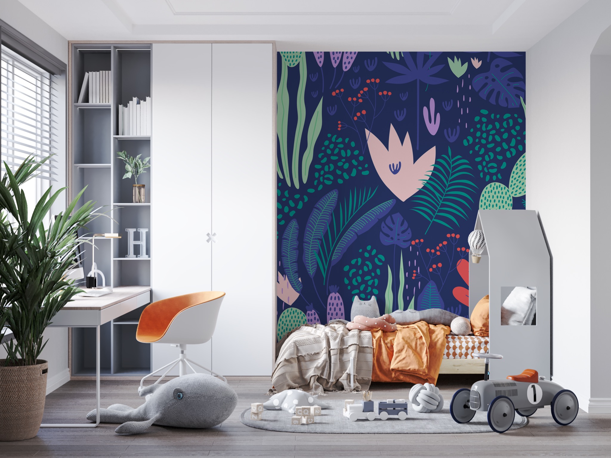Pokój dziecięcy z biurkiem, szafą i łóżkiem z tapetą w tropikalne wzory; na podłodze zabawki, w tym pluszowy wieloryb i drewniana ciuchcia.
