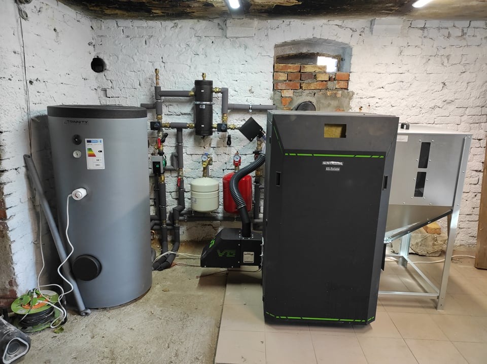 Montaż kotła pelletowego Kostrzewa 30 kW.
