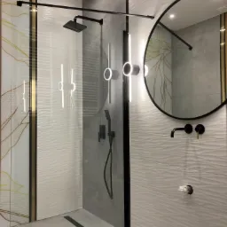 Łazienka z odpływem liniowym.