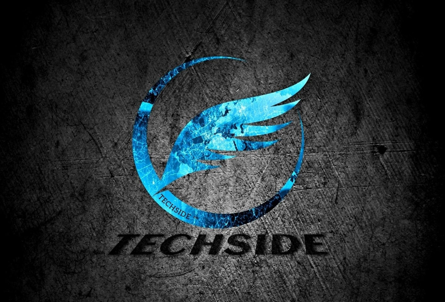 Logo firmy Techside: stylizowany błękitny symbol skrzydła w okręgu na ciemnym, teksturowanym tle.