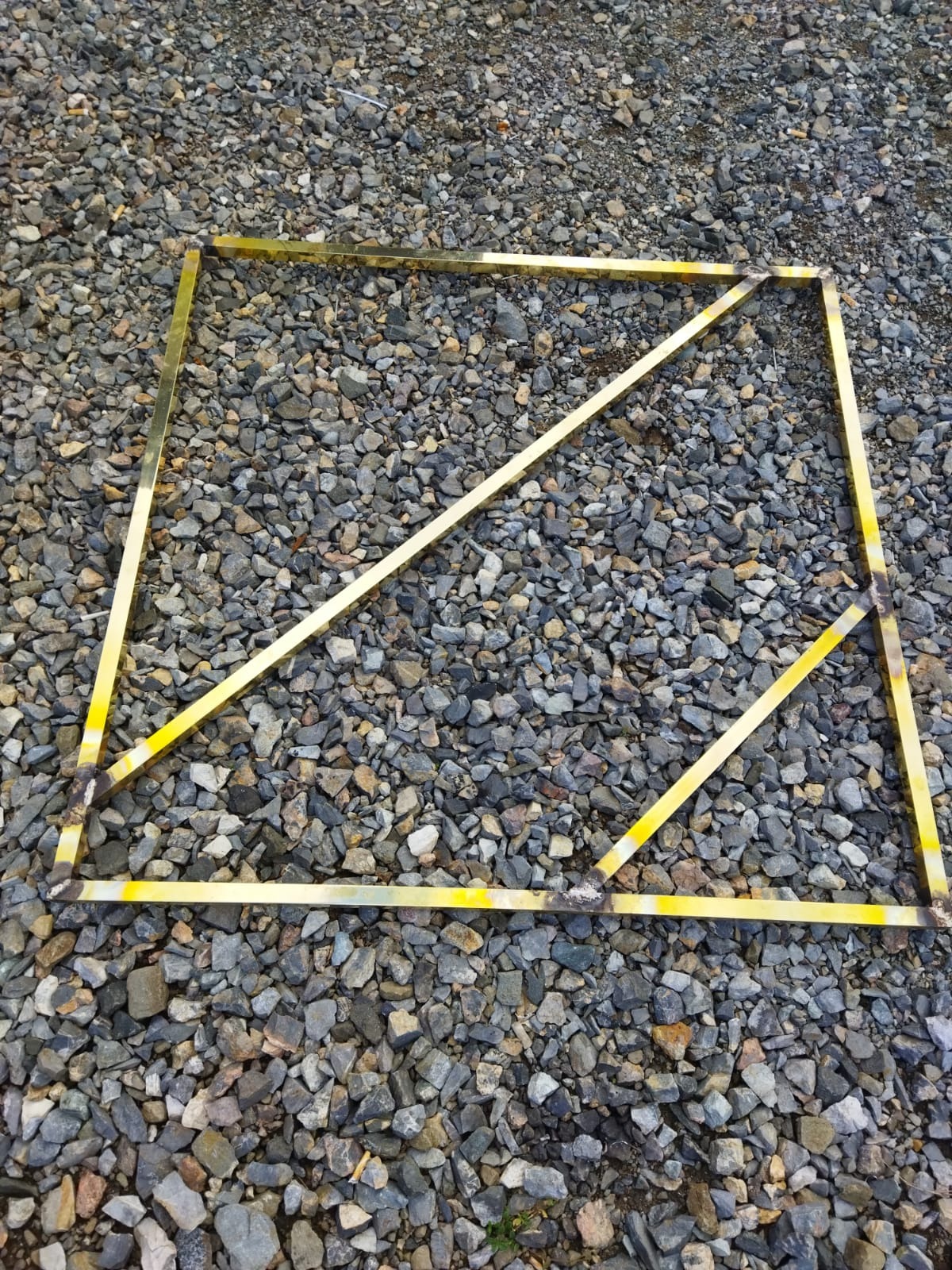 Rama stolika z mosiądzu, wykonanie przez naszą firmę Dali