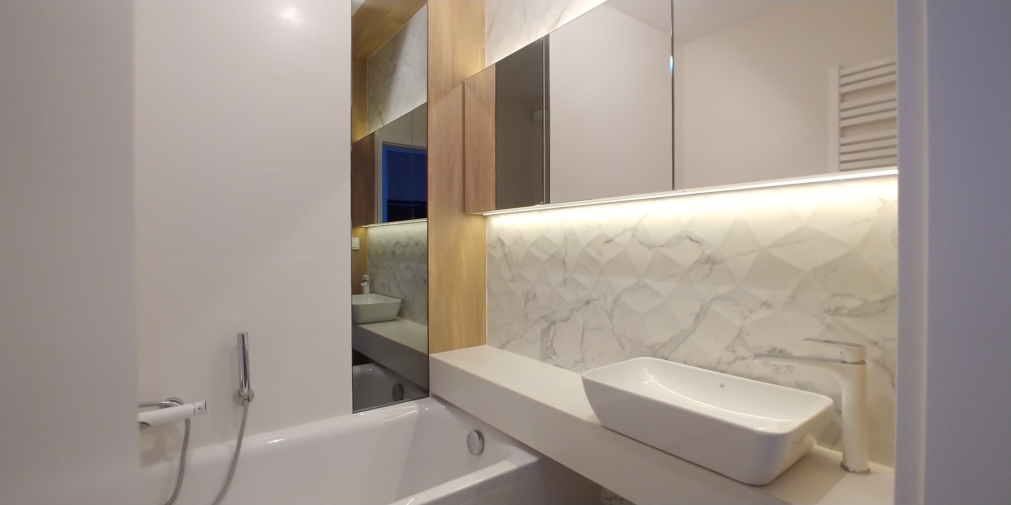 mała łazienka w kawalerce