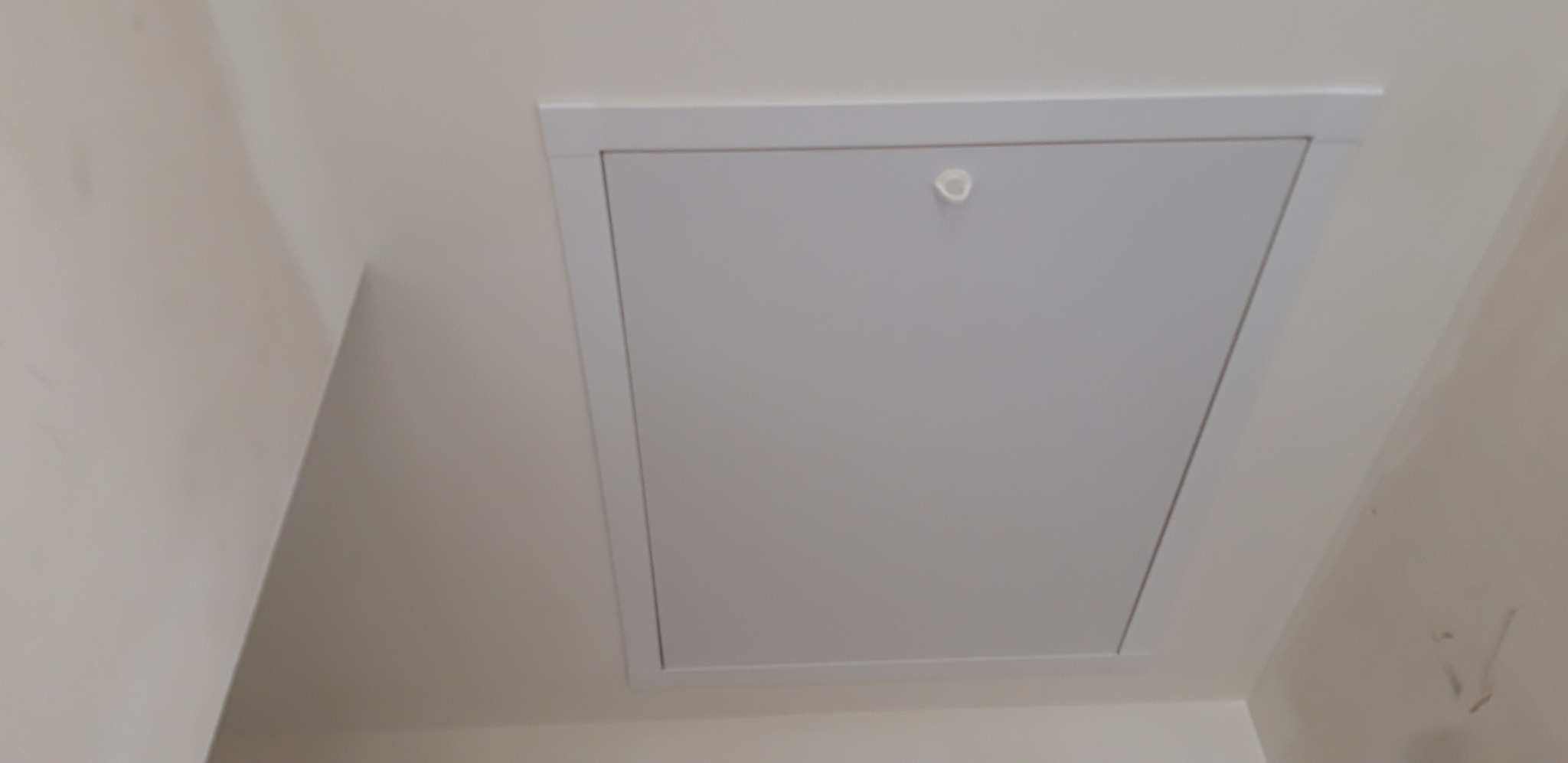 Montaż schodów strychowych