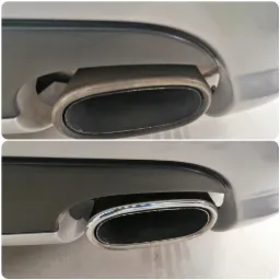 Porównanie stanu końcówki wydechu samochodu przed i po czyszczeniu: górny obraz przedstawia brudną, matową końcówkę, a dolny obraz pokazuje końcówkę lśniącą chromem po zabiegu.