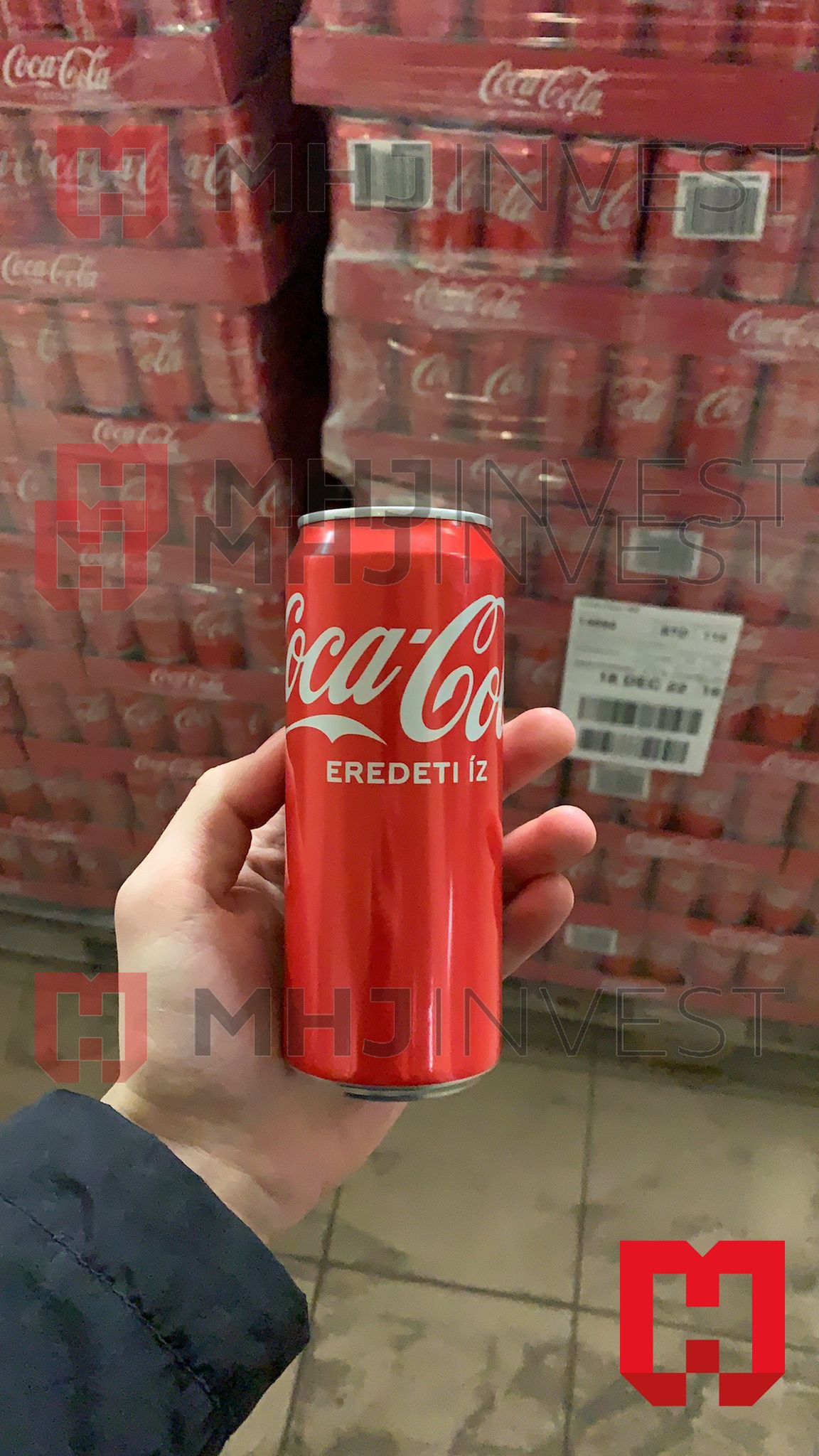 Coca-cola cans 330ml.