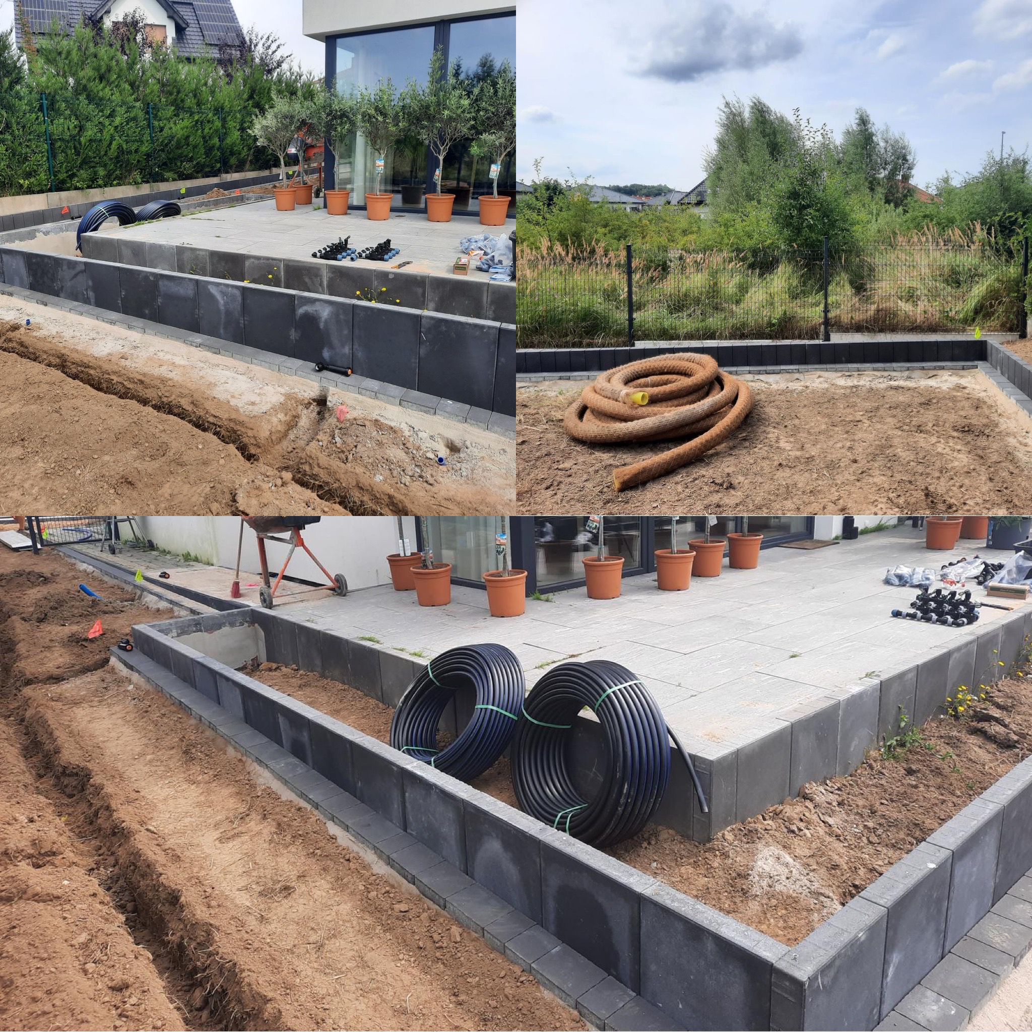 Przygotowany teren pod trawnik z rolki, obrzeża wyłożone szarą kostką, widoczne rury nawadniające i drzewka w donicach na tarasie przylegającym do domu.