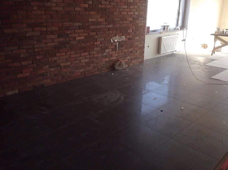 Autor : Adrian Rogowski Projekt Numer : 001 | Foto : 1