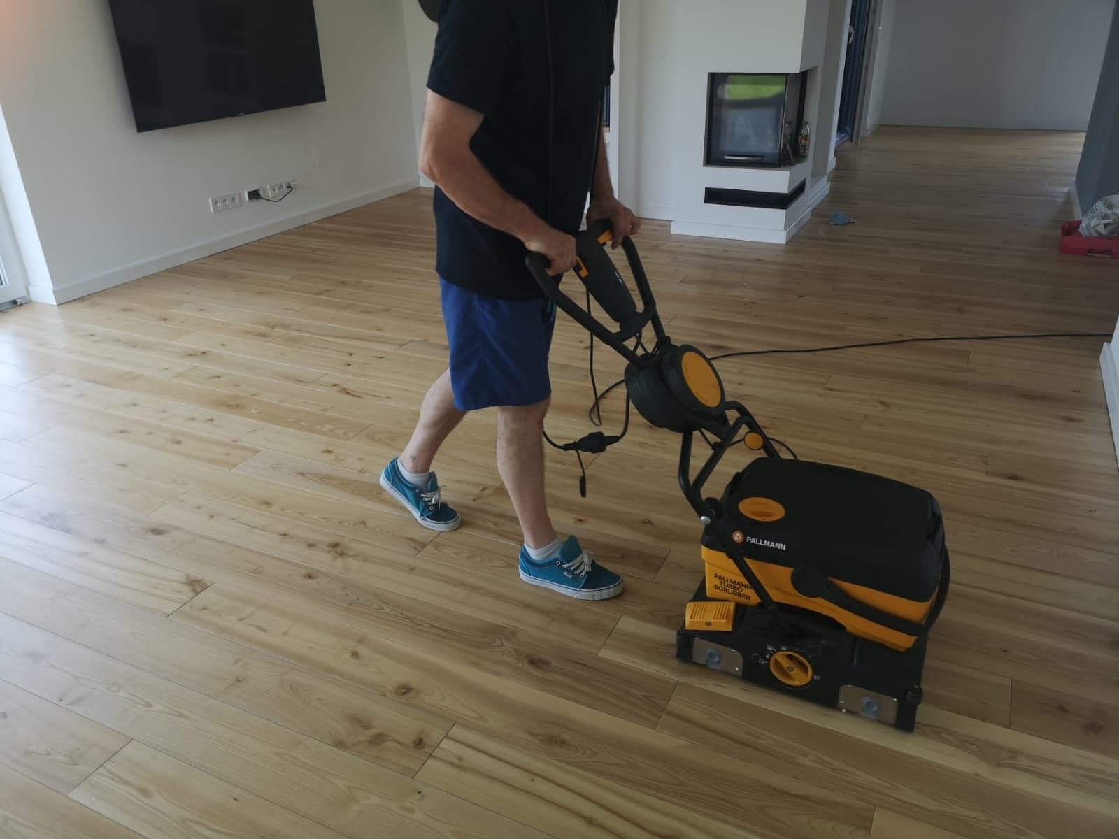 pielęgnacja podłogi drewnianej