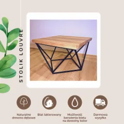 Stolik kawowy Louvre z blatem z lakierowanego drewna dębowego i geometryczną podstawą z czarnych metalowych prętów, prezentowany na tle ściany i drewnianej podłogi. Grafika reklamowa z ikonami...