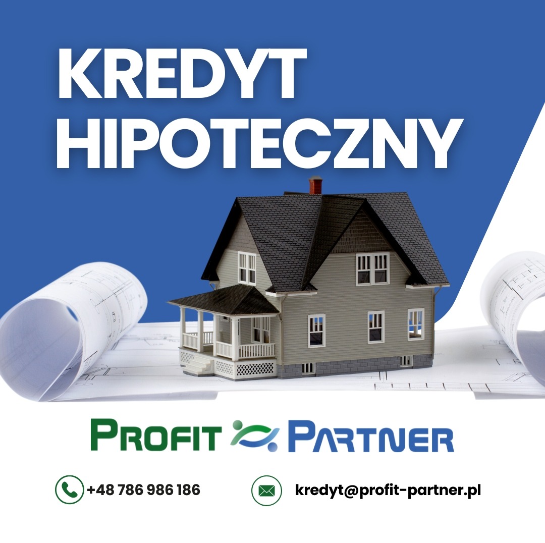 Model domu jednorodzinnego na tle planów architektonicznych, z napisem 'Kredyt Hipoteczny' i logo firmy Profit Partner oraz danymi kontaktowymi.