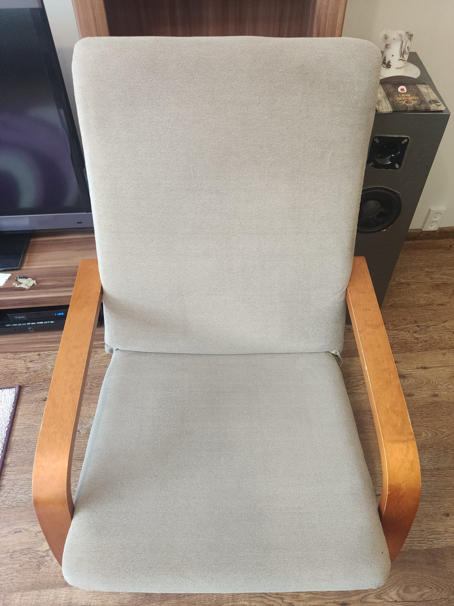 pranie i czyszczenie fotela, usunięte plamy z długopisu oraz smaru