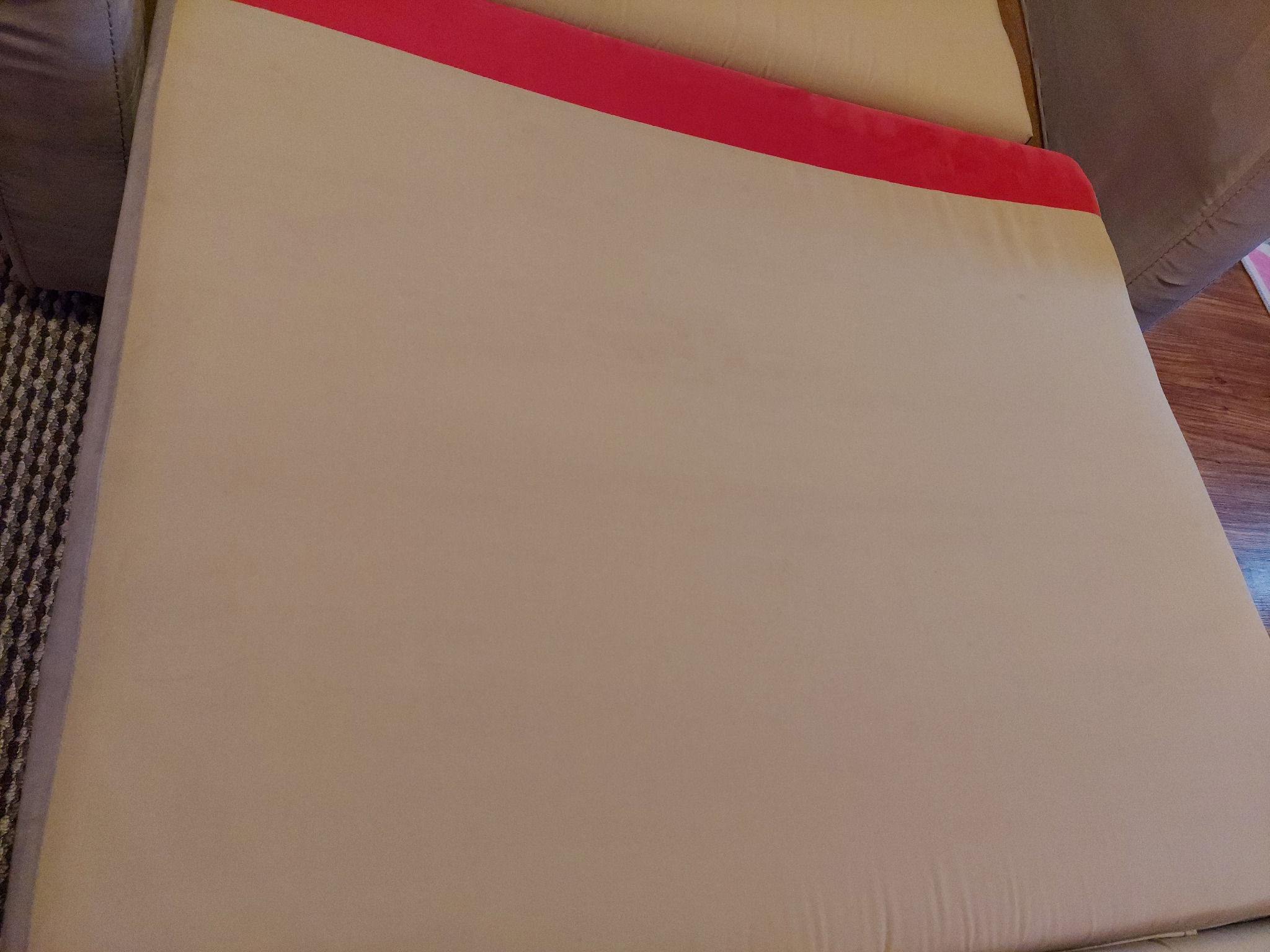 pranie czyszczenie sofy, usunięte plamy z moczu i różnego rodzaju napojów