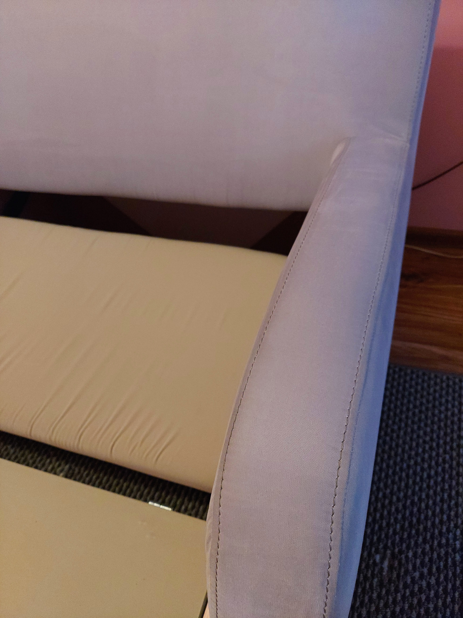 pranie czyszczenie sofy, usunięte plamy