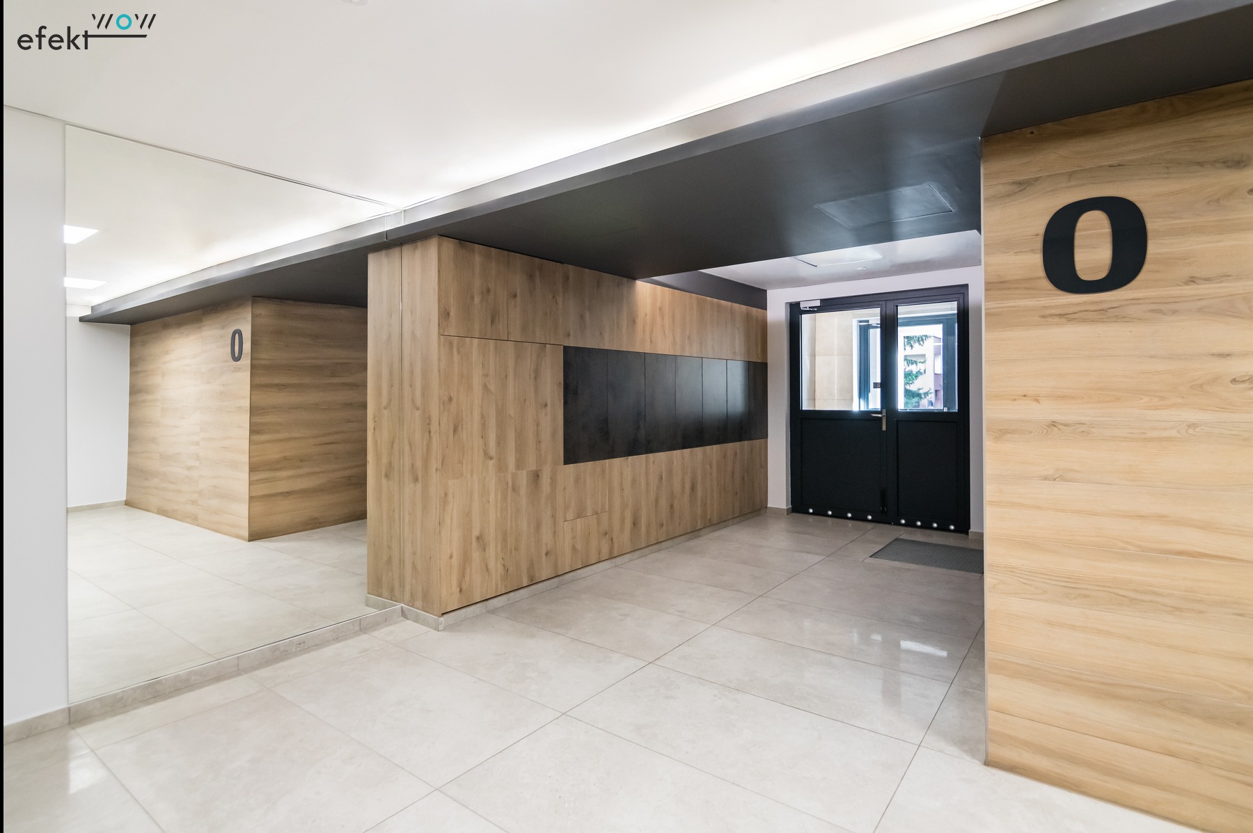 Remont klatki schodowej w budynku wielorodzinnym. Parter, wyjście.