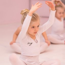 Szkoła Baletowa Anny Niedźwiedź - Kursy Tańca Towarzyskiego Poznań