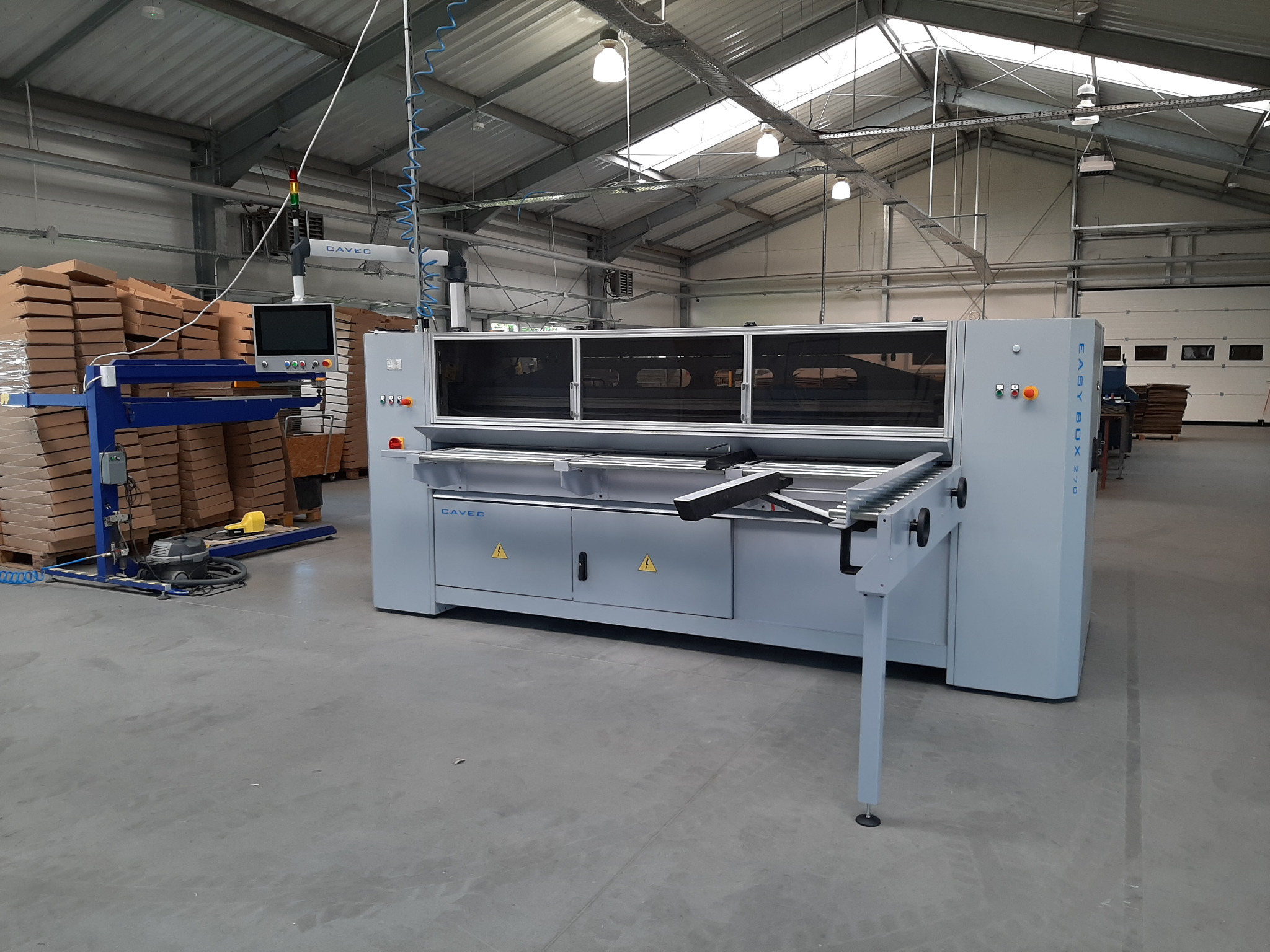 Instalacja u jednego z naszych Klientów nowej maszyny EASY BOX 270 do produkcji opakowań z tektury falistej