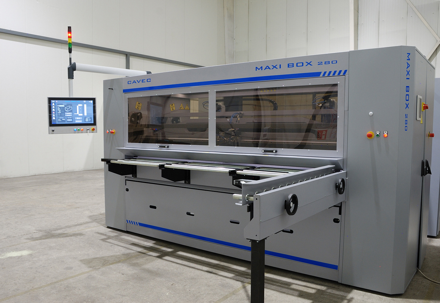 MAXI BOX 280 Maszyna do produkcji opakowań z tektury falistej. Spełnia wymogi dot. 'Przemysł 4.0'