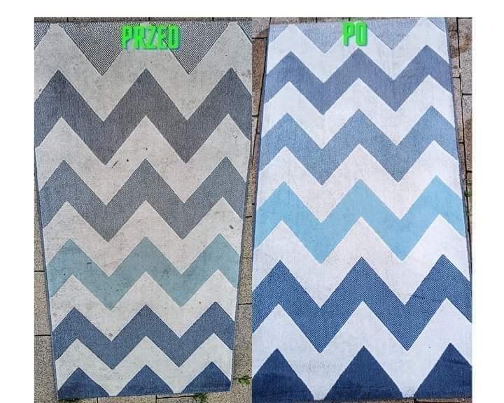 Dywan we wzór zygzaków w dwóch wersjach: brudny z lewej strony z napisem 'PRZED' i czysty z prawej strony z napisem 'PO', na tle kostki brukowej we Wrocławiu.