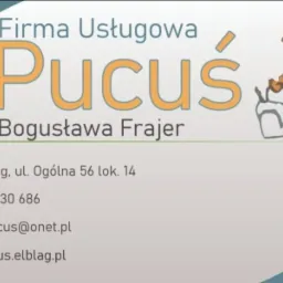 Wizytówka firmy sprzątającej Pucuś z Elbląga, z ilustracją uśmiechniętej kobiety w stroju roboczym, trzymającej wiadro i ścierkę.