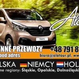 Reklama firmy Alataur z beżowym busem Renault Trafic na tle zieleni, oferującej przewozy z adresu pod adres do Polski, Niemiec i Holandii z numerem telefonu i adresem email.