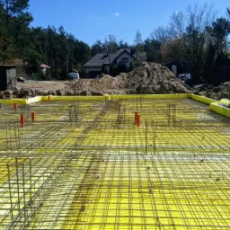 Fundament płytowo-żebrowy gotowy do wylewania betonu
