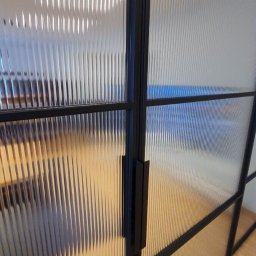 Geera Design LTD - Drzwi Zewnętrzne z Montażem Uxbridge 