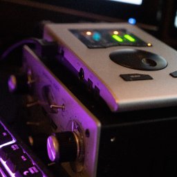 Cubase 11/ Fl studio 20/ Maschine/ Premiere Pro/ Photoshop.

Neumann TLM 102/103, UA 710 TwinFinity, RME Babyface PRO FS, Yamaha HS7, Audio-technica ATH-M50x, Akai MPK mini, Maschine, Sony A7C/A7III